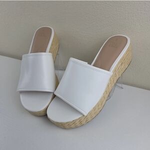 Time and Tru‎ Women's size 8 Raffia Platform Slide Sandals Color White